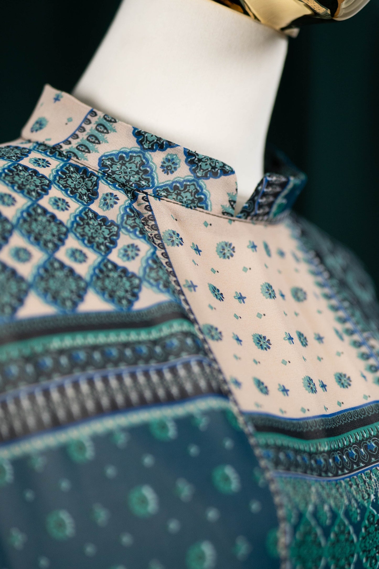 LEORA DRESS IN EMERALD