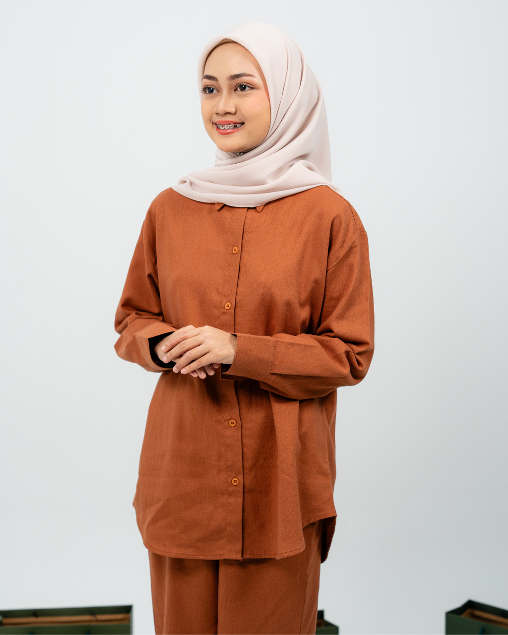 THE EASE SHIRT - BULLANDROSERTW